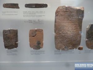 Clay plaques with Linear A and B